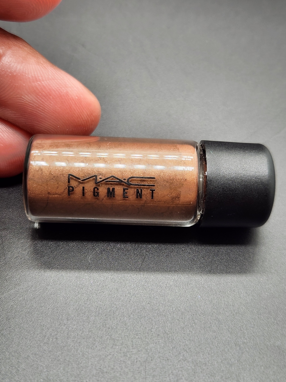 MAC Cosmetics Loose Eyeshadow Pigment - "Most Darling"